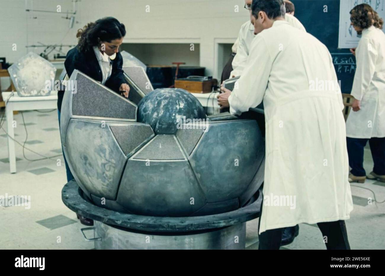 OPPENHEIMER 2023 Universal Pictures film. Working on the atomic bomb ...