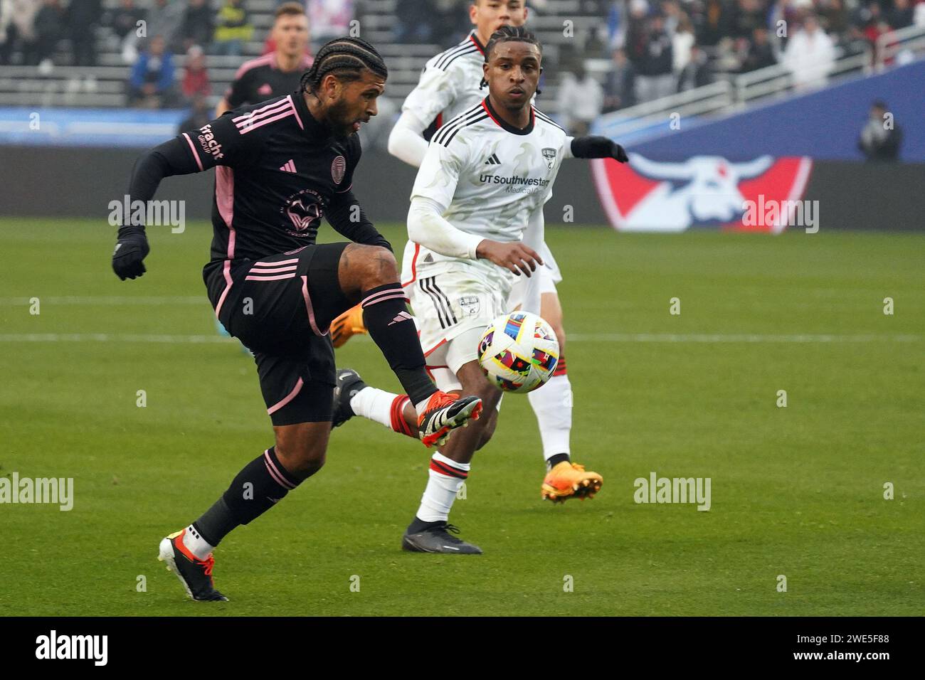 Dallas, USA. 22nd Jan, 2024. January 22, 2024, Dallas, Texas, USA: Miami defender DeAndre Yedlin (R) in action during the MLS preseason game between FC Dallas and Inter Miami played at the Cotton Bowl on Monday January 22, 2024. in Dallas, Texas, USA (Photo by Javier Vicencio/Eyepix Group/Sipa USA) Credit: Sipa USA/Alamy Live News Stock Photo