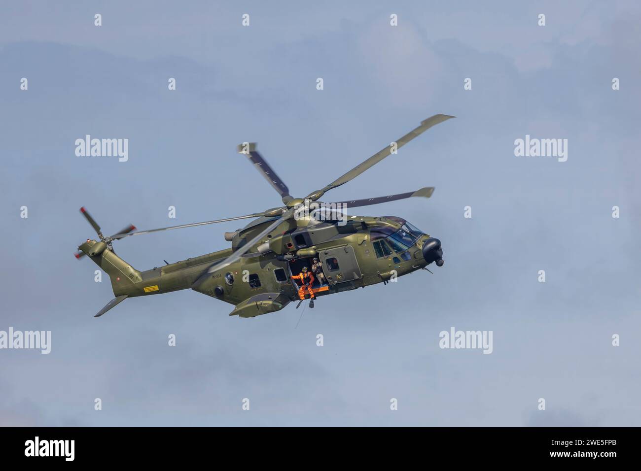 Helicopter airborne operation hi-res stock photography and images - Alamy