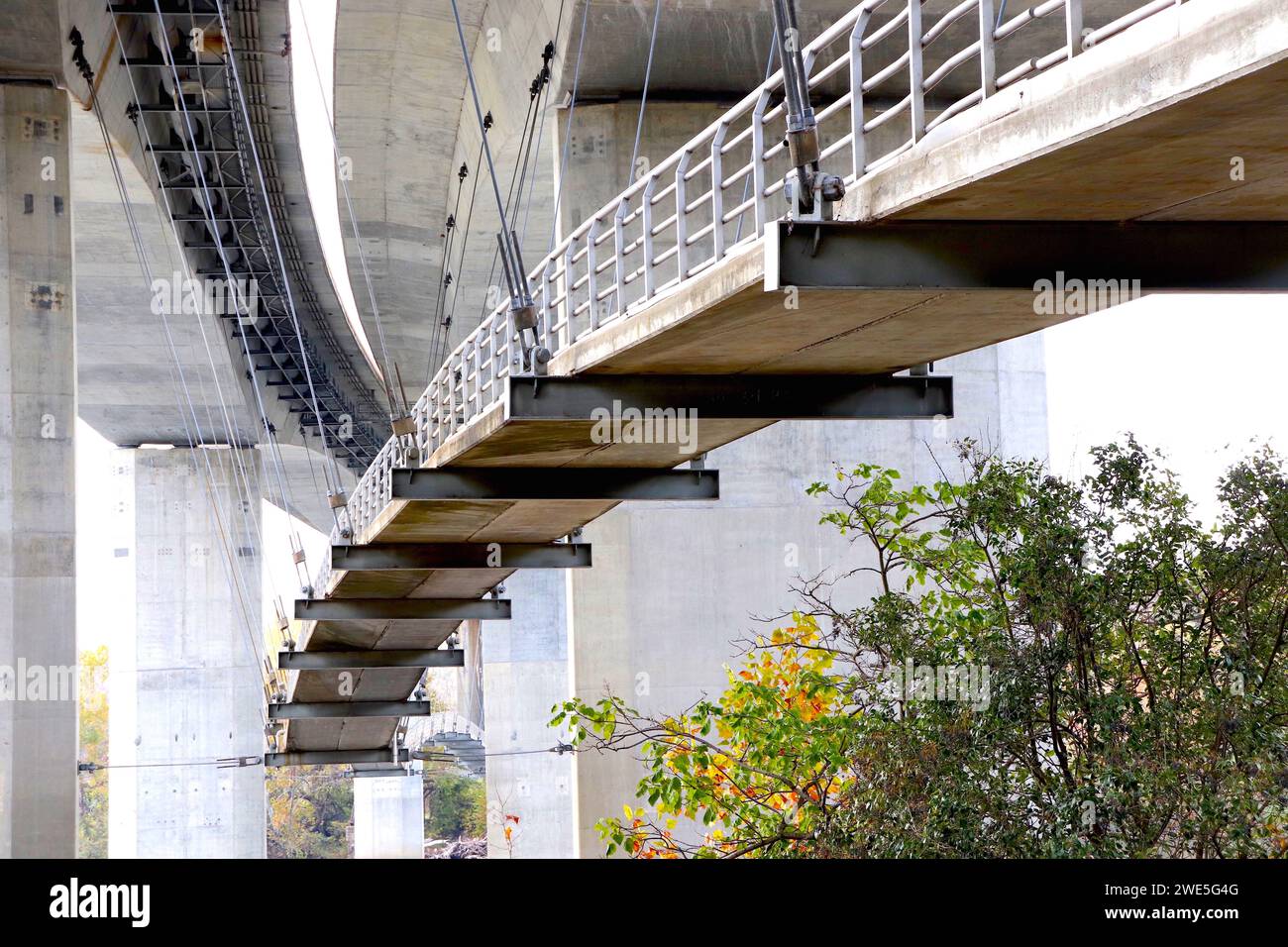 Pedestrian Bridge Underneath Robert E. Lee Memorial Bridge in Richmond City in Virginia Stock Photo