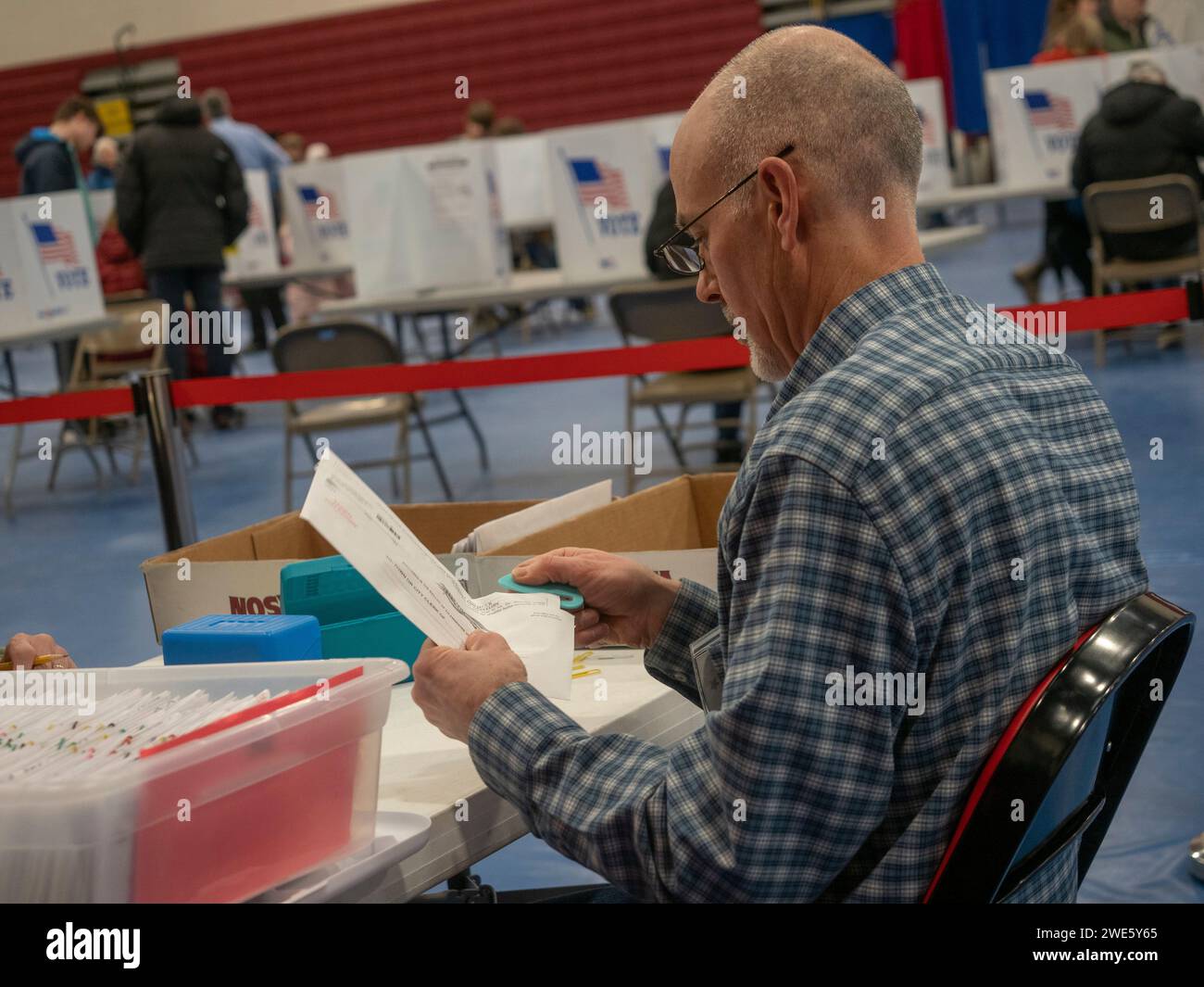 Voting 2024 usa primary new hampshire hires stock photography and