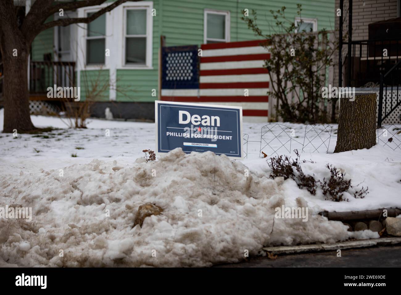 MANCHESTER, NEW HAMPSHIRE JANUARY 23 A Dean Phillips for President