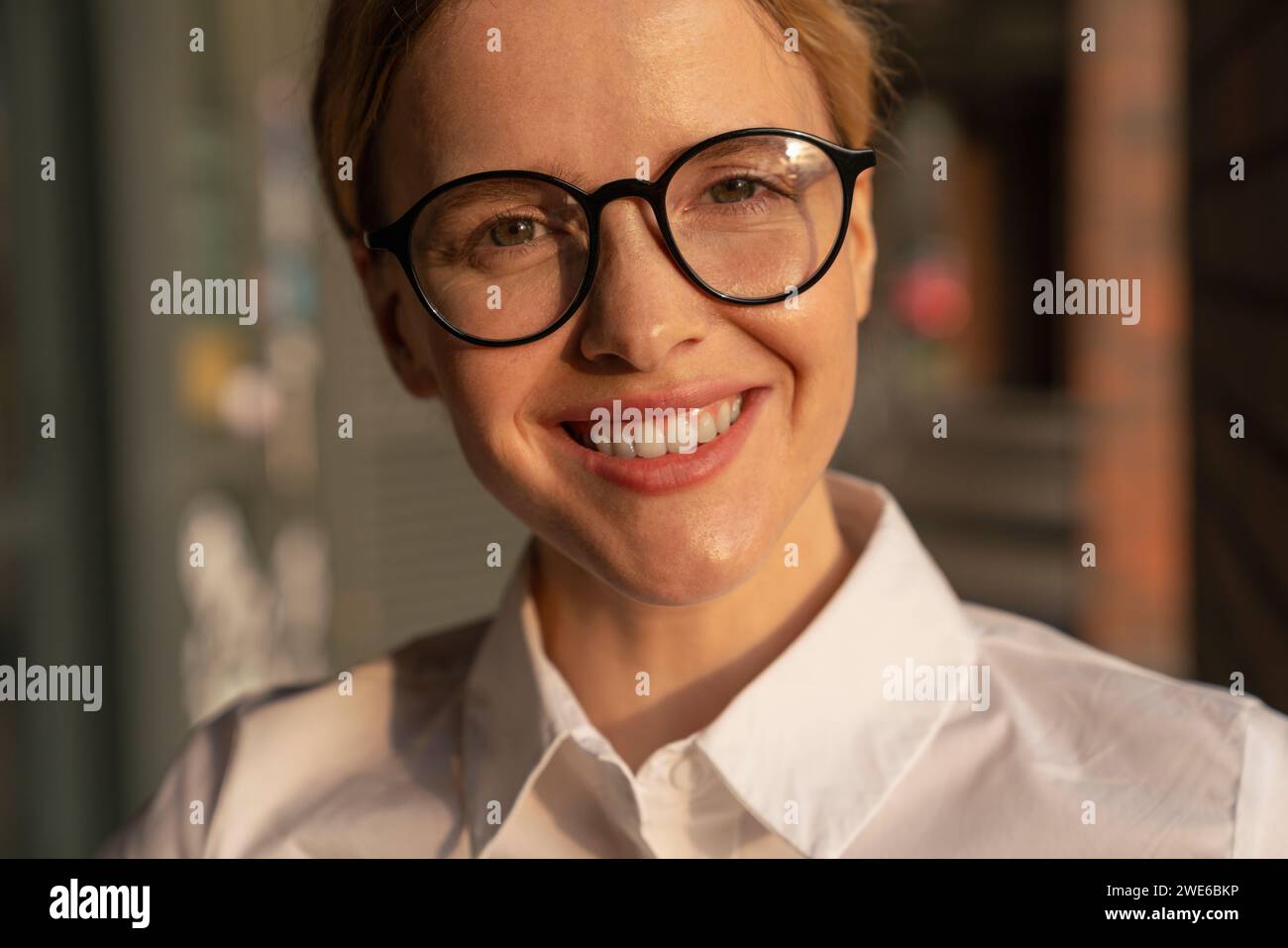 Business woman wear eyeglasses hi-res stock photography and images - Alamy