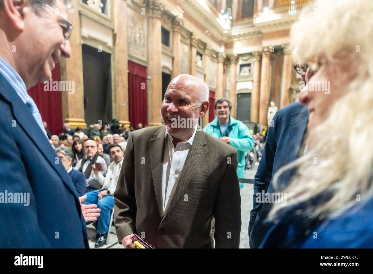 steve-mccurry-the-great-american-photographer-receives-the-city-of