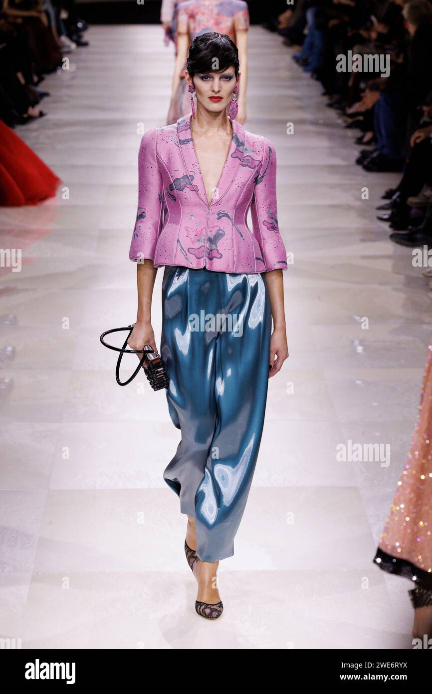 Paris, Frankreich. 23rd Jan, 2024. GIORGIO ARMANI PRIVE Haute Couture ...