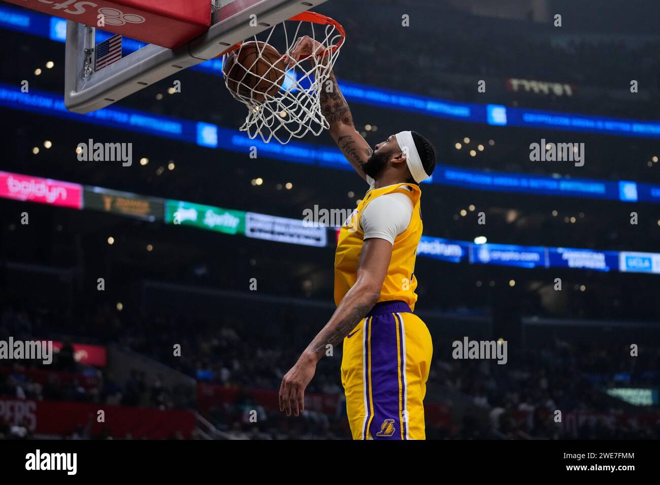 Los Angeles Lakers forward Anthony Davis (3) dunks during the first ...