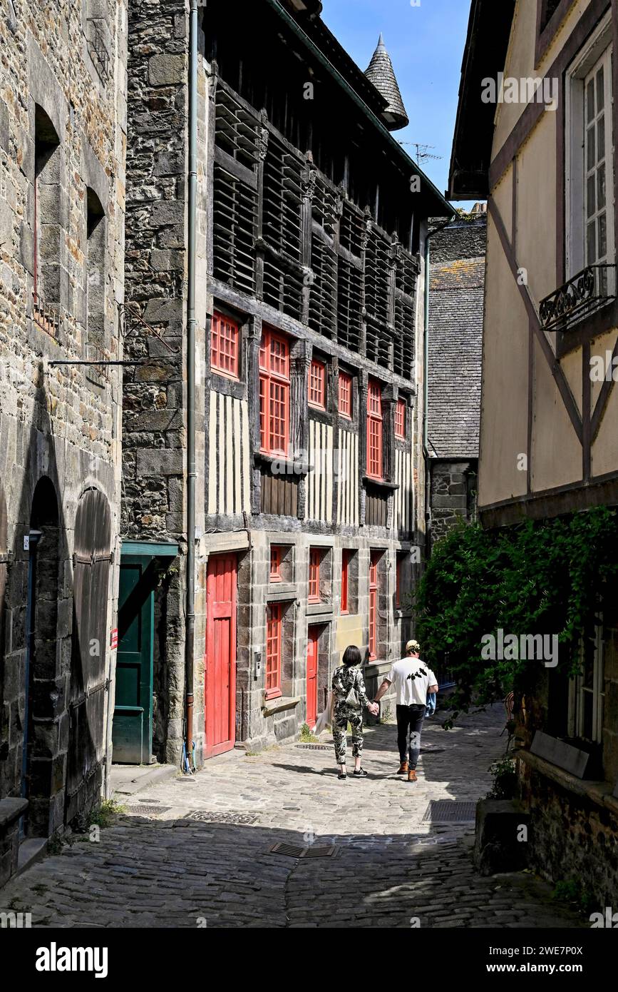 Streets and alleys of the old town, Dinan, Cotes d'Armor, Brittany ...