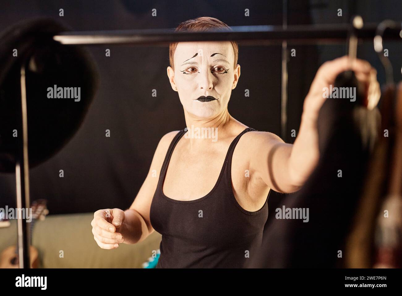 Actress woman work performer hi-res stock photography and images - Alamy