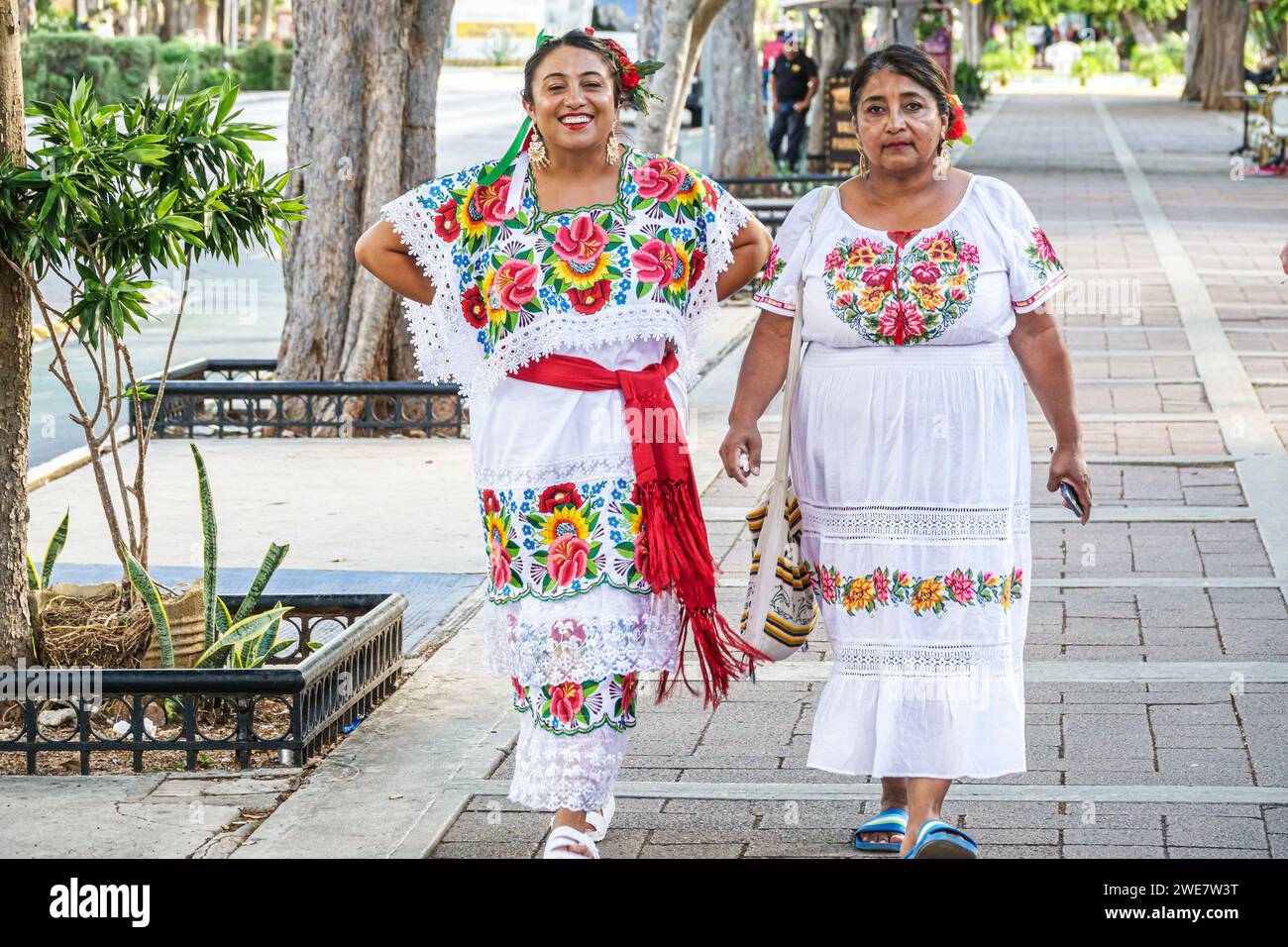 Mexico dress up hi-res stock photography and images - Alamy Mexico dress up hi-res stock photography and images - Alamy