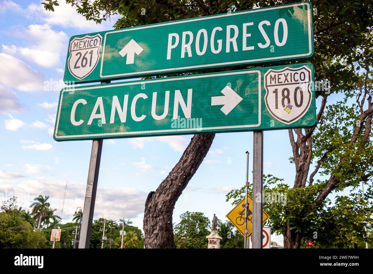 Merida Mexico,Zona Paseo Montejo Centro,traffic signs directions