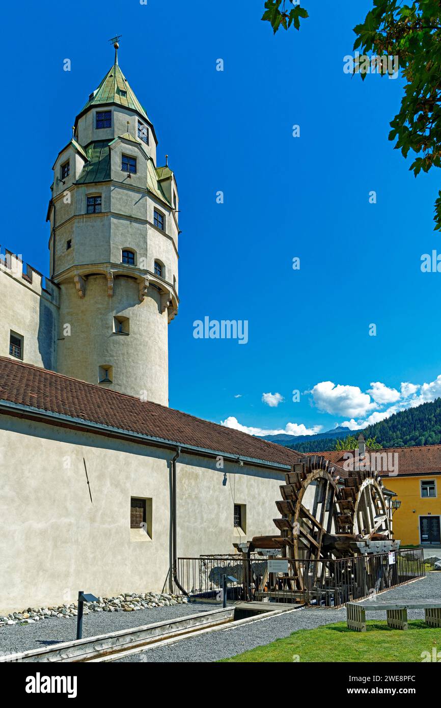 Burg Hasegg, Münzturm, Münzprägewerk, Wasserantrieb, Schaufelräder Stock Photo