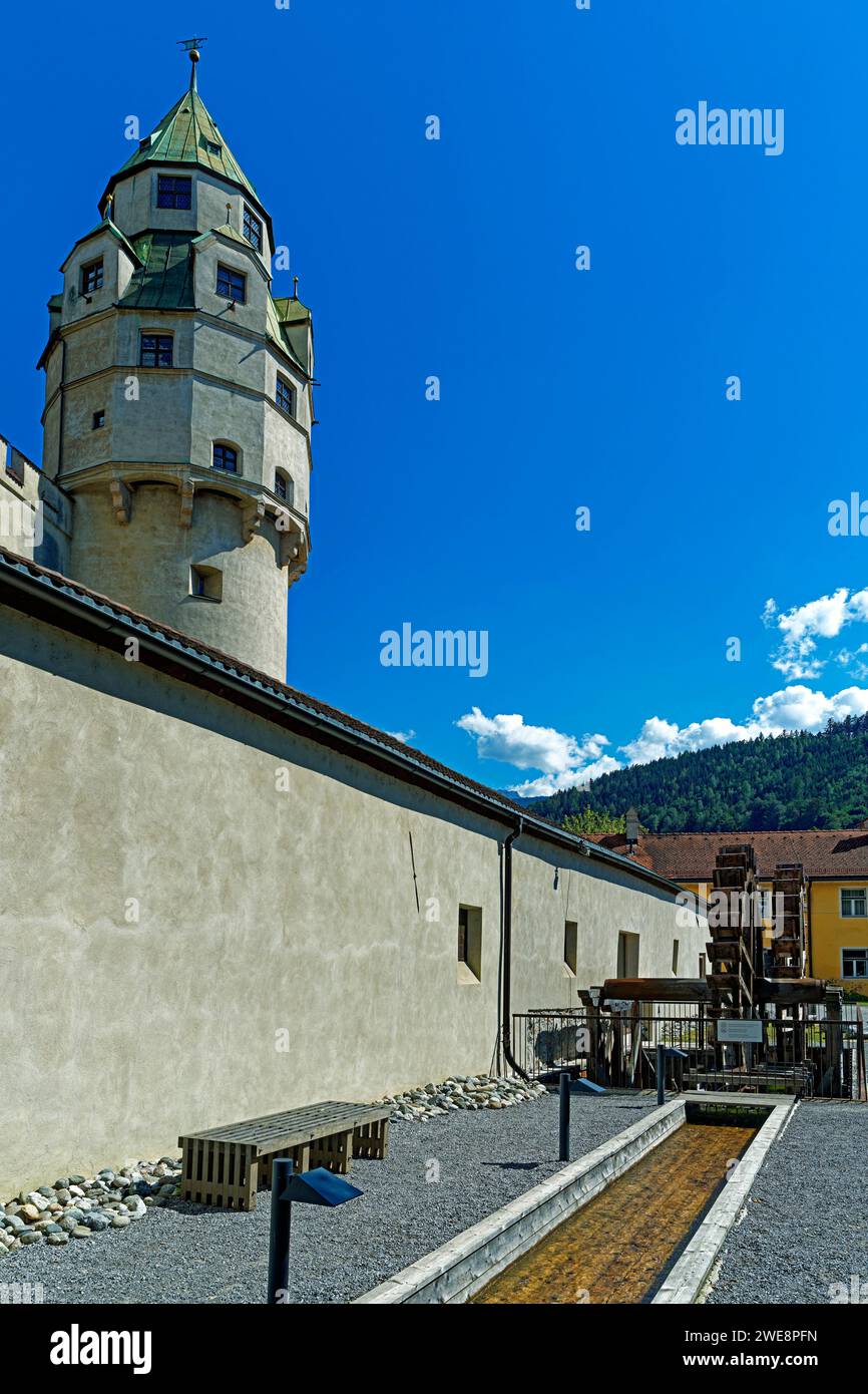 Burg Hasegg, Münzturm, Münzprägewerk, Wasserantrieb, Schaufelräder Stock Photo