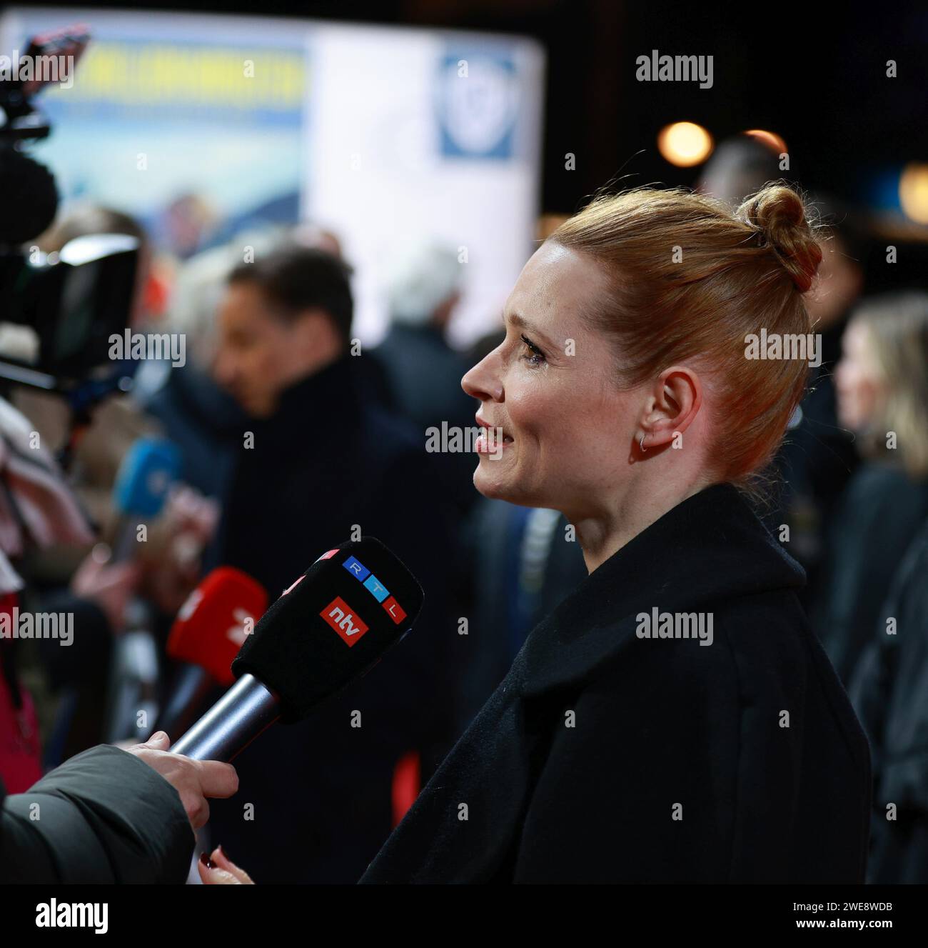 January 23, 2024, Berlin, Charlottenburg District Of The C, Germany: Berlin: World premiere of ''Eine Million Minuten'' at the Zoopalast. The photo shows the actress Karoline Herfurth on the red carpet shortly before the world premiere of the film ''A Million Minutes'' in front of the Zoopalast. (Credit Image: © Simone Kuhlmey/Pacific Press via ZUMA Press Wire) EDITORIAL USAGE ONLY! Not for Commercial USAGE! Stock Photo