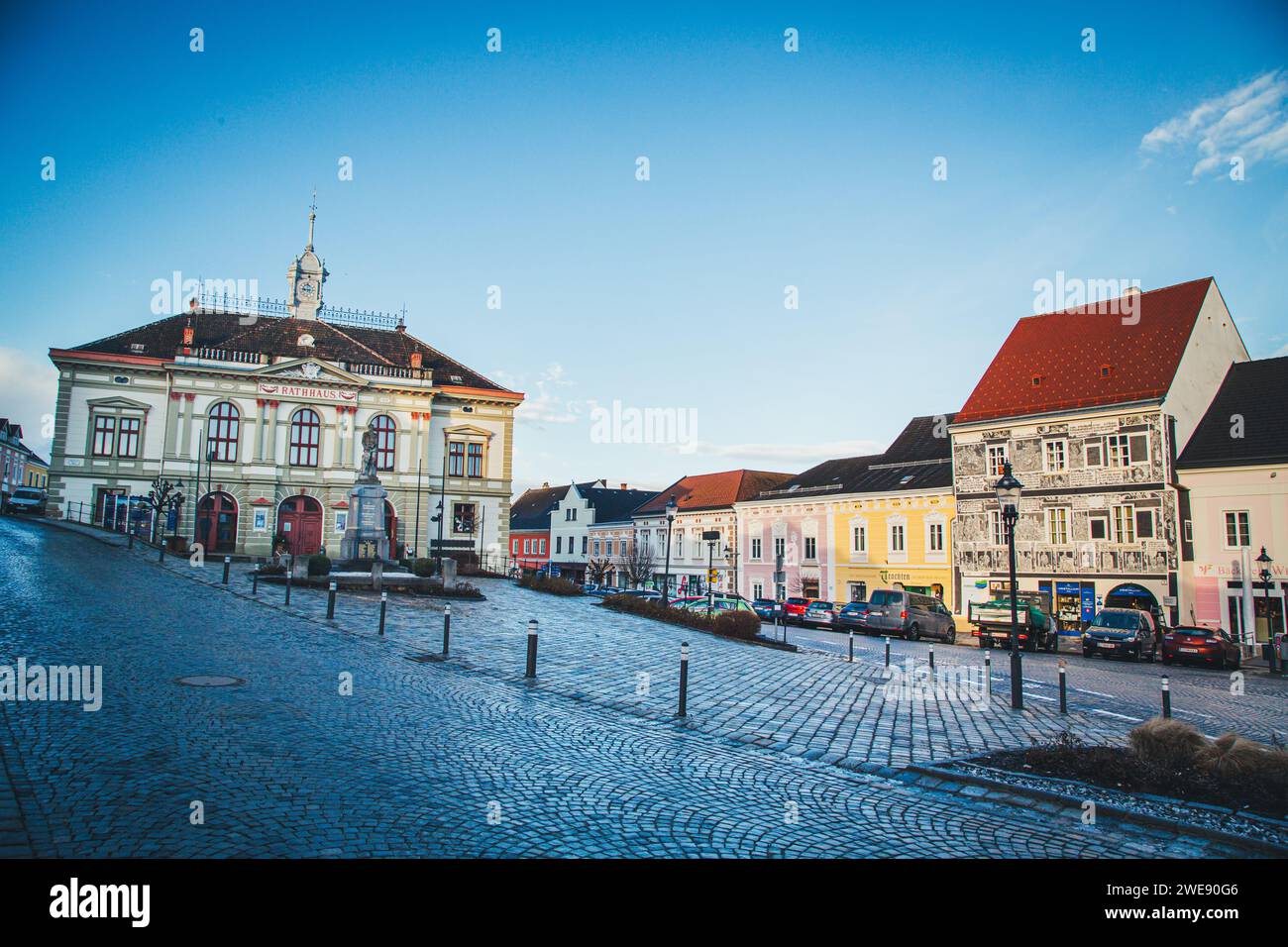 Town hall and row of houses, Weitra, Waldviertel, Austria Stock Photo