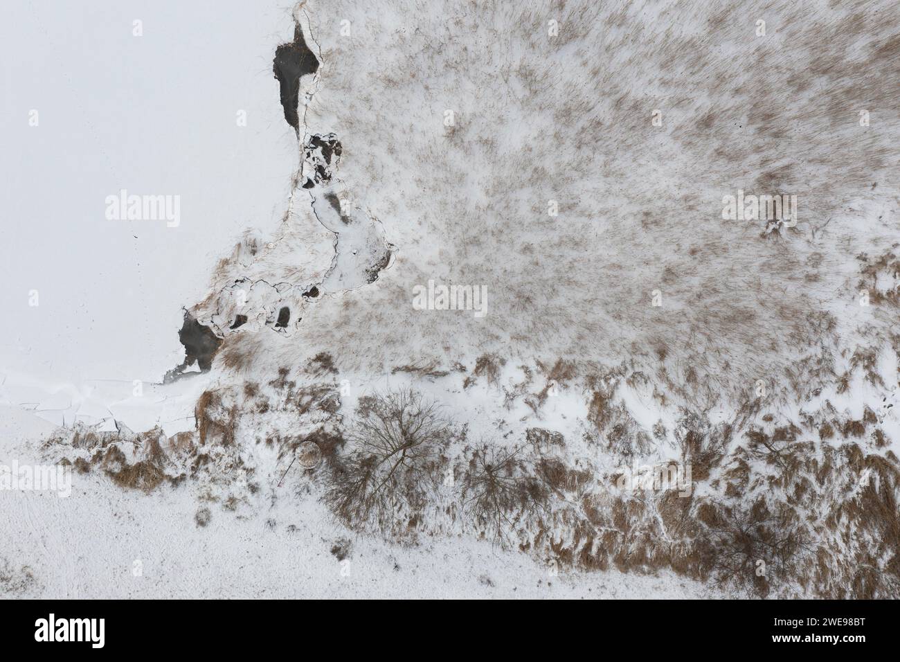 Flight above frozen lake forest hi-res stock photography and images - Alamy