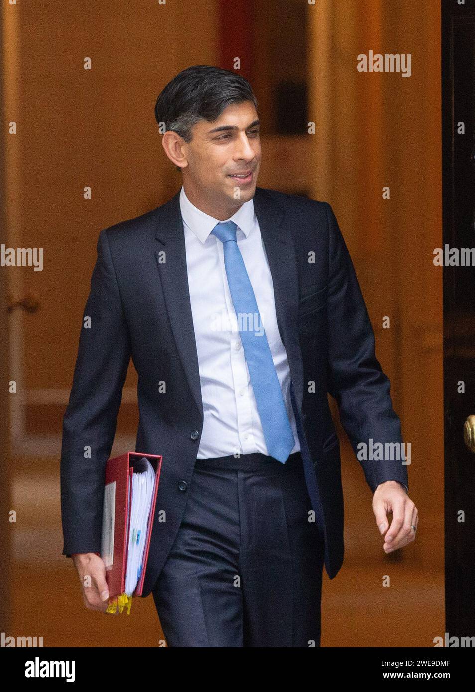 London England UK 24th Jan 2024 UK Prime Minister RISHI SUNAK   London England Uk 24th Jan 2024 Uk Prime Minister Rishi Sunak Leaves 10 Downing Street Ahead Of Pmqs Credit Image Tayfun Salcizuma Press Wire Editorial Usage Only! Not For Commercial Usage! 2WE9DMF 