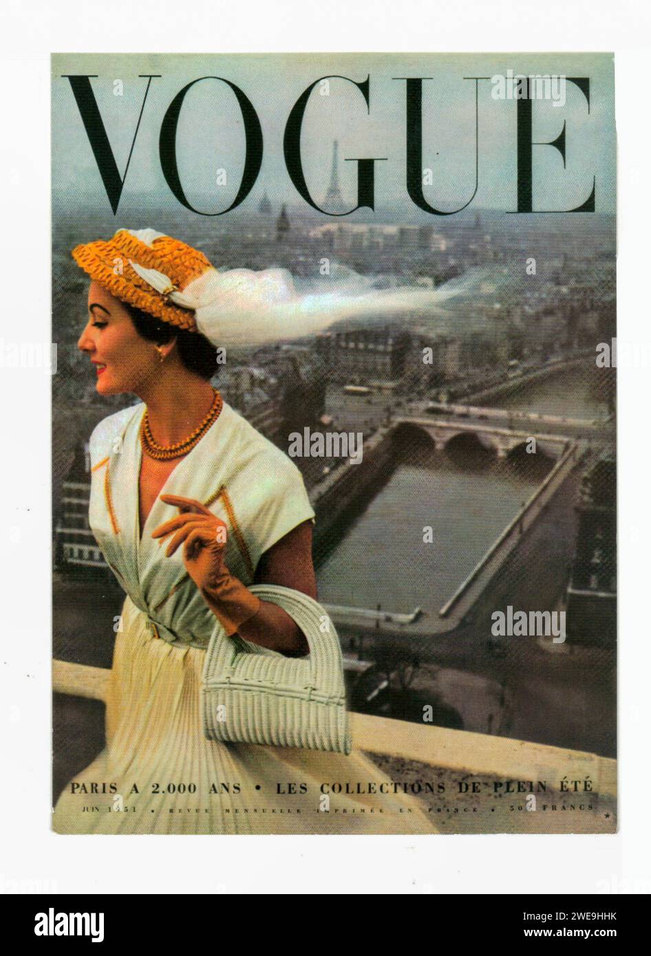 Front cover of the French Vogue magazine for 1951 Photographer cover: Robert Doisneau Stock Photo
