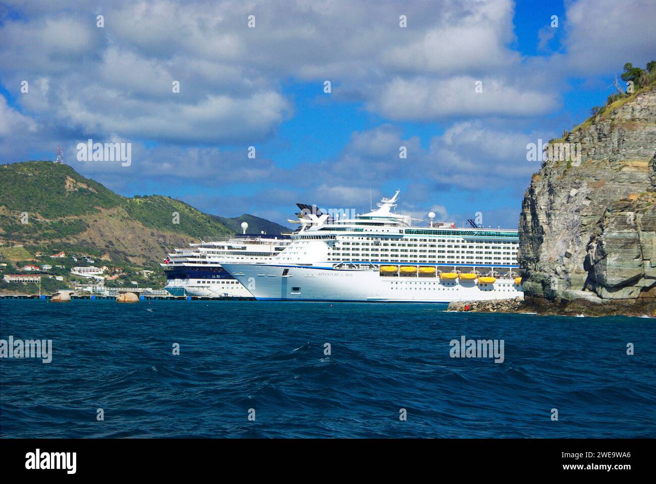 Karibik; Französiche Antillen; Sint Maarten; Saint-Martin;  Kreuzfahrtschiff ,Adventure of the Sea, Stock Photo