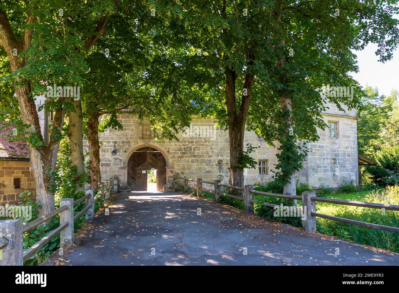 The Access To The Outer Gate Of The Mitwitz Water Castle Stock Photo