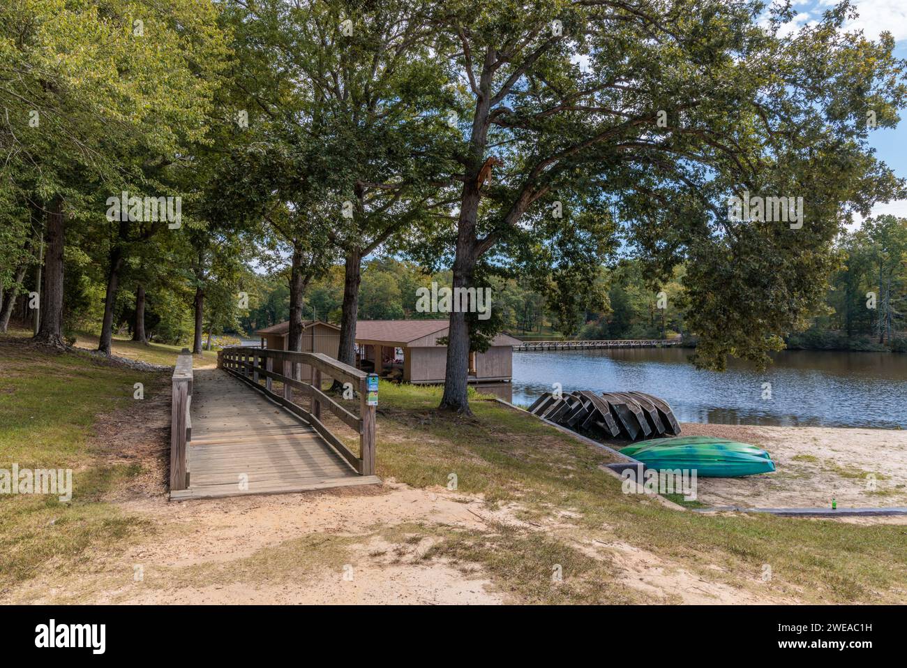 Boat house at Cub Creek Lake in Natchez Trace State Park near ...