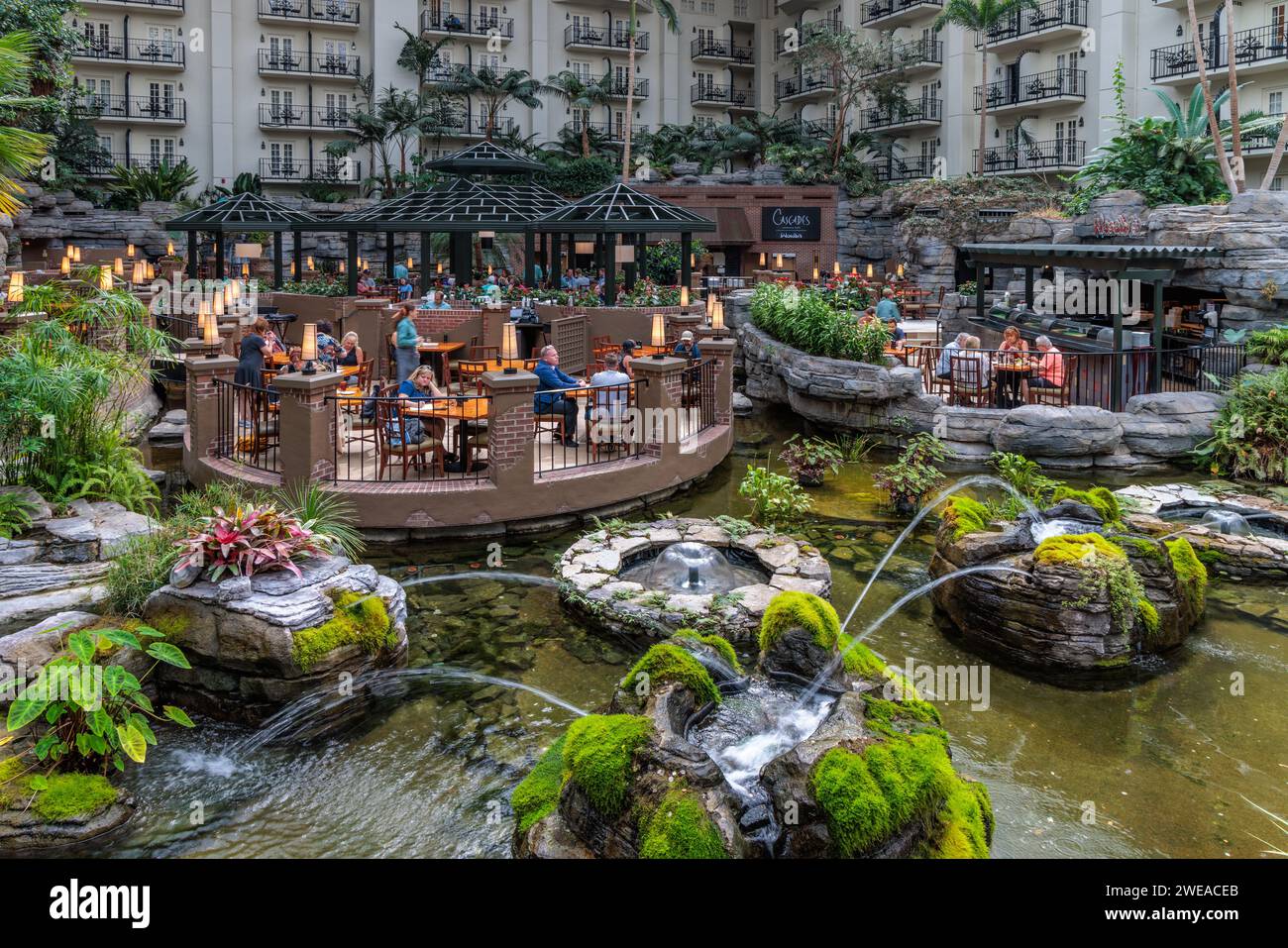 Guests dining at the Cascades American Cafe inside Gaylord Opryland