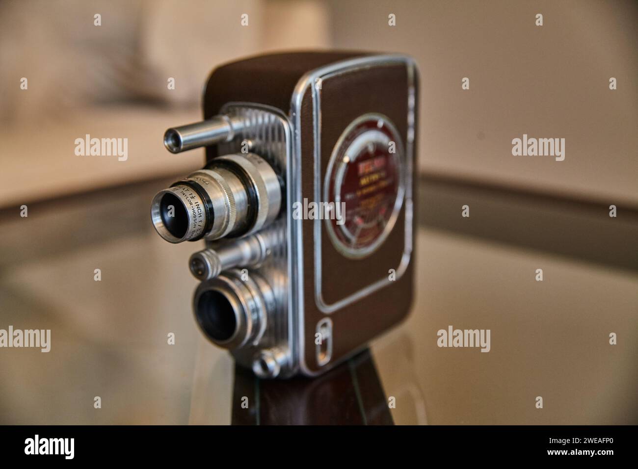 電源○ BELL＆HOWELL 1239 XL 8mmフィルム ビデオカメラ（An