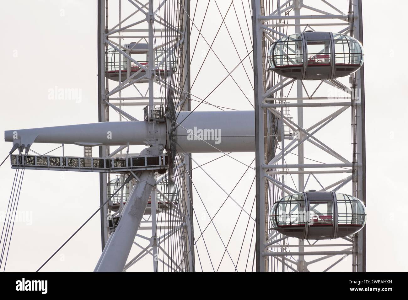 Empty capsules on london eye hi-res stock photography and images - Alamy