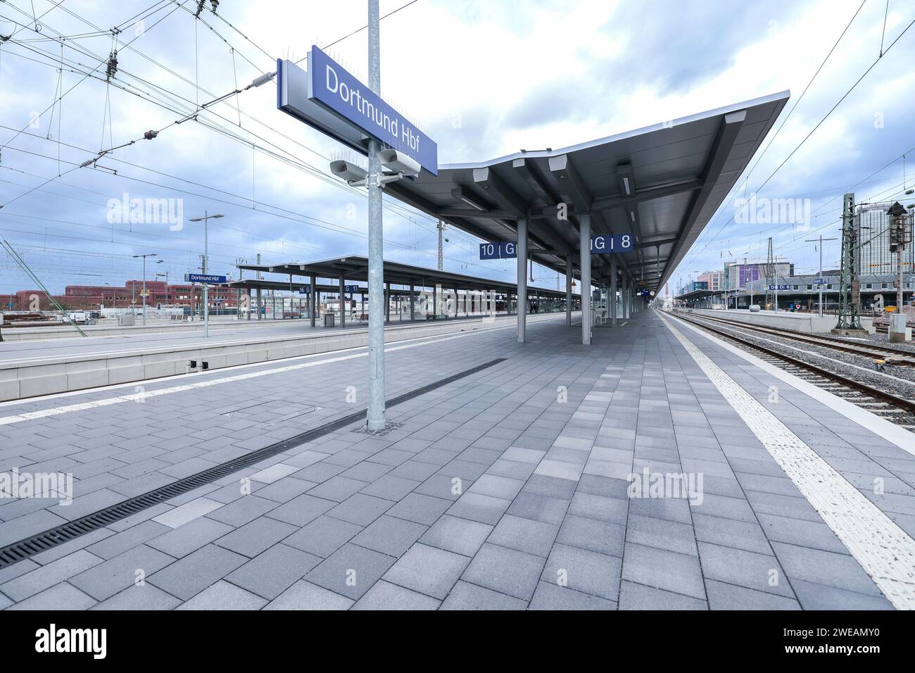 24.01.2024, Streik der Lokfuehrergewerkschaft GDL, Leere Bahnsteige am Dortmunder Hauptbahnhof, Foto: Dennis Ewert/RHR-Foto Stock Photo