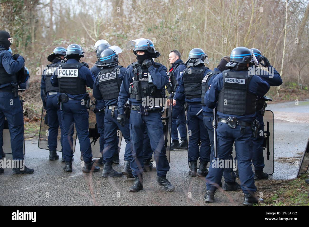 France 24th Jan 2024 PHOTOPQR VOIX DU NORD Alexis Christiaen 24   France 24th Jan 2024 Photopqrvoix Du Nordalexis Christiaen 24012024 Le 24012024 Loos Exercice Securite Pr Jo De Paris 2024 Par La Ddsp Loos France Jan 24th 2024 Pre Olympic Safety Exercise By The Police Credit Maxpppalamy Live News 2WEAP52 