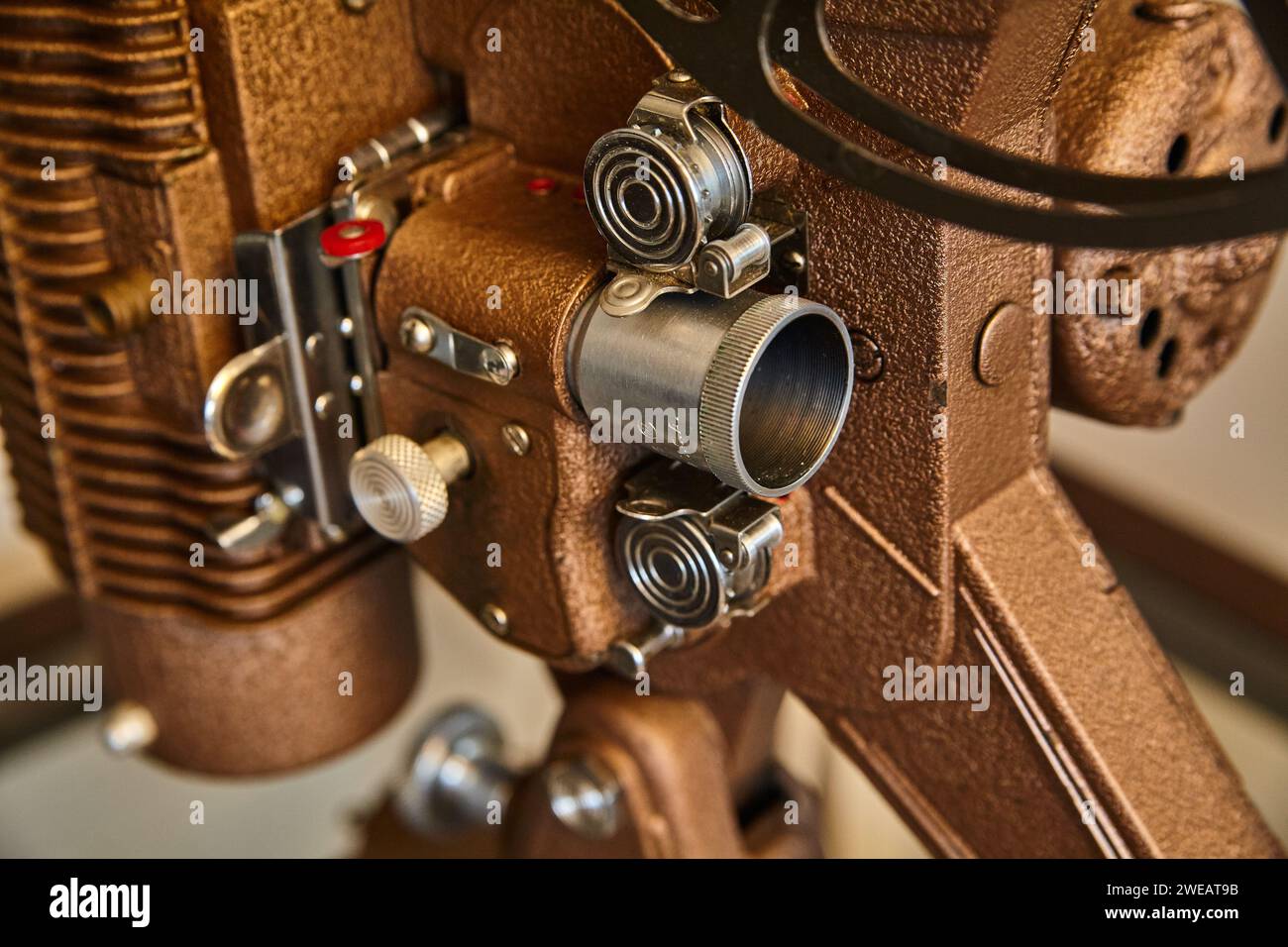 Vintage projector hi-res stock photography and images - Page 2 - Alamy