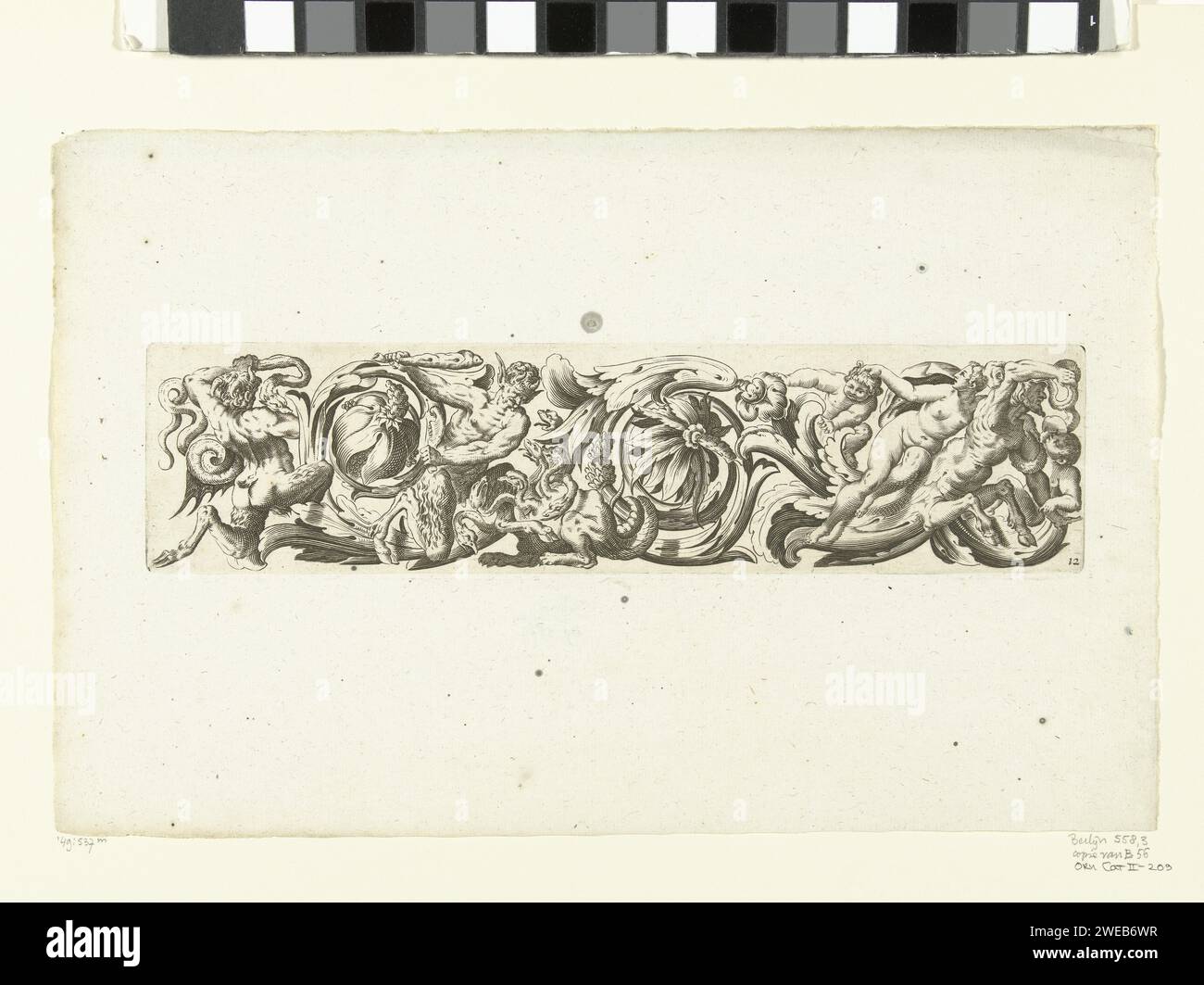Leaf vank with flowers and many -headed monster in the middle, after 1680 - Before 1706 print On the left fights a satap with a snake. Leaf 12 from series with Dutch opposite reduced copies of the Disegnii Varii di Polifilo Zancarli series. print maker: Netherlands (possibly)after design by: Italy (possibly)publisher: Amsterdam paper engraving Stock Photo