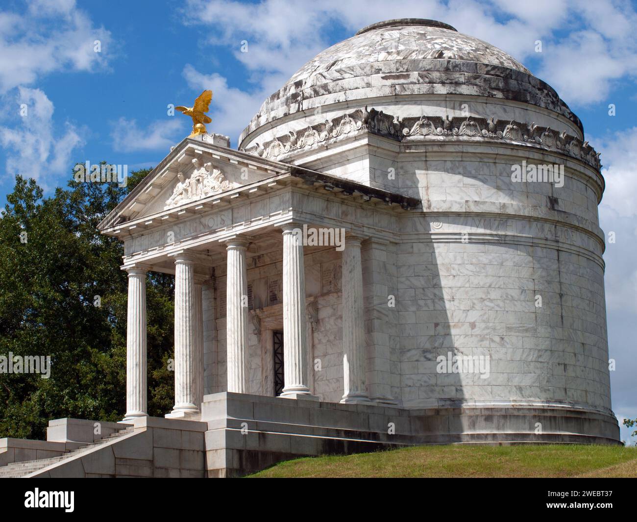 Vicksburg National Military Park, Mississippi, United States - October 29, 2019: Monument to the Civil War soldiers from Illinois. Stock Photo