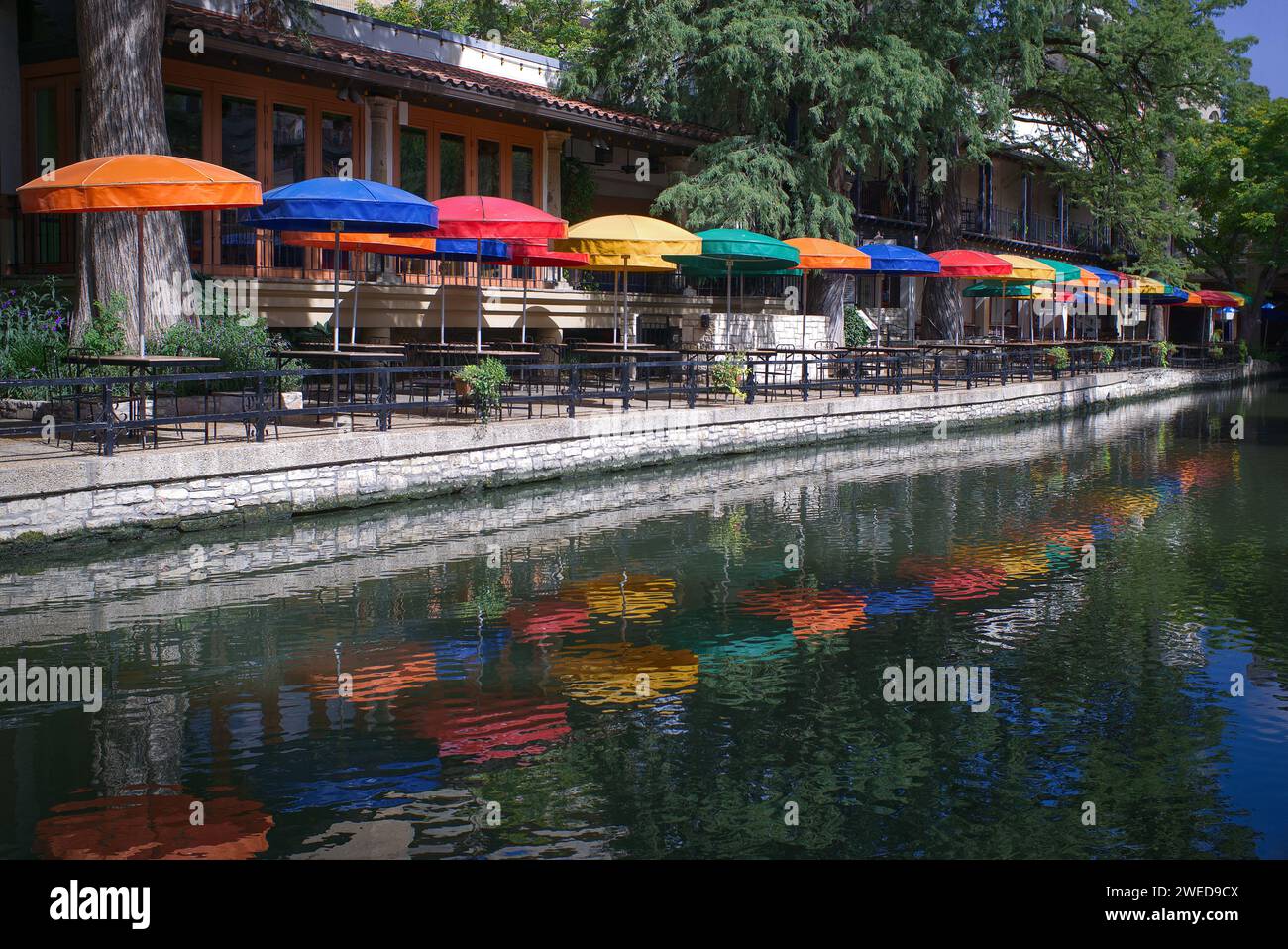 San antonio riverwalk umbrellas hi-res stock photography and images - Alamy