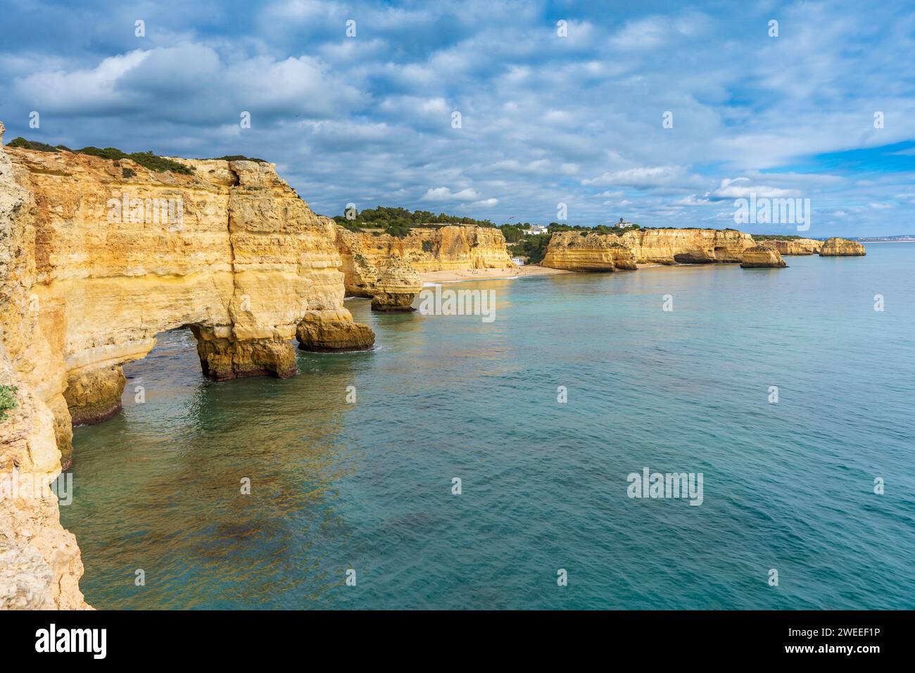 Rocky cliff hi-res stock photography and images - Alamy