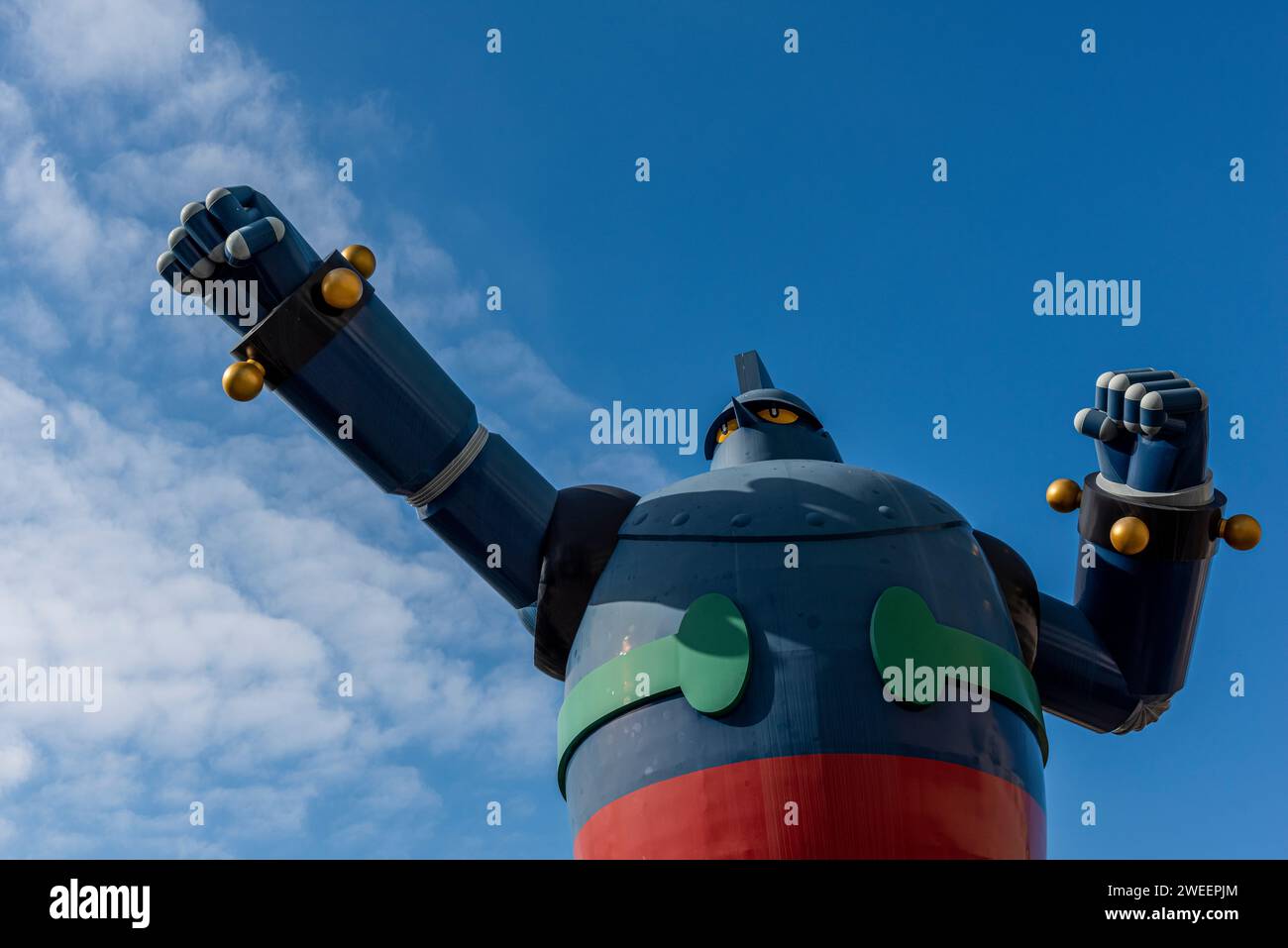 Tetsujin Building Tetsujin 28 go statue hi-res stock photography and images - Alamy