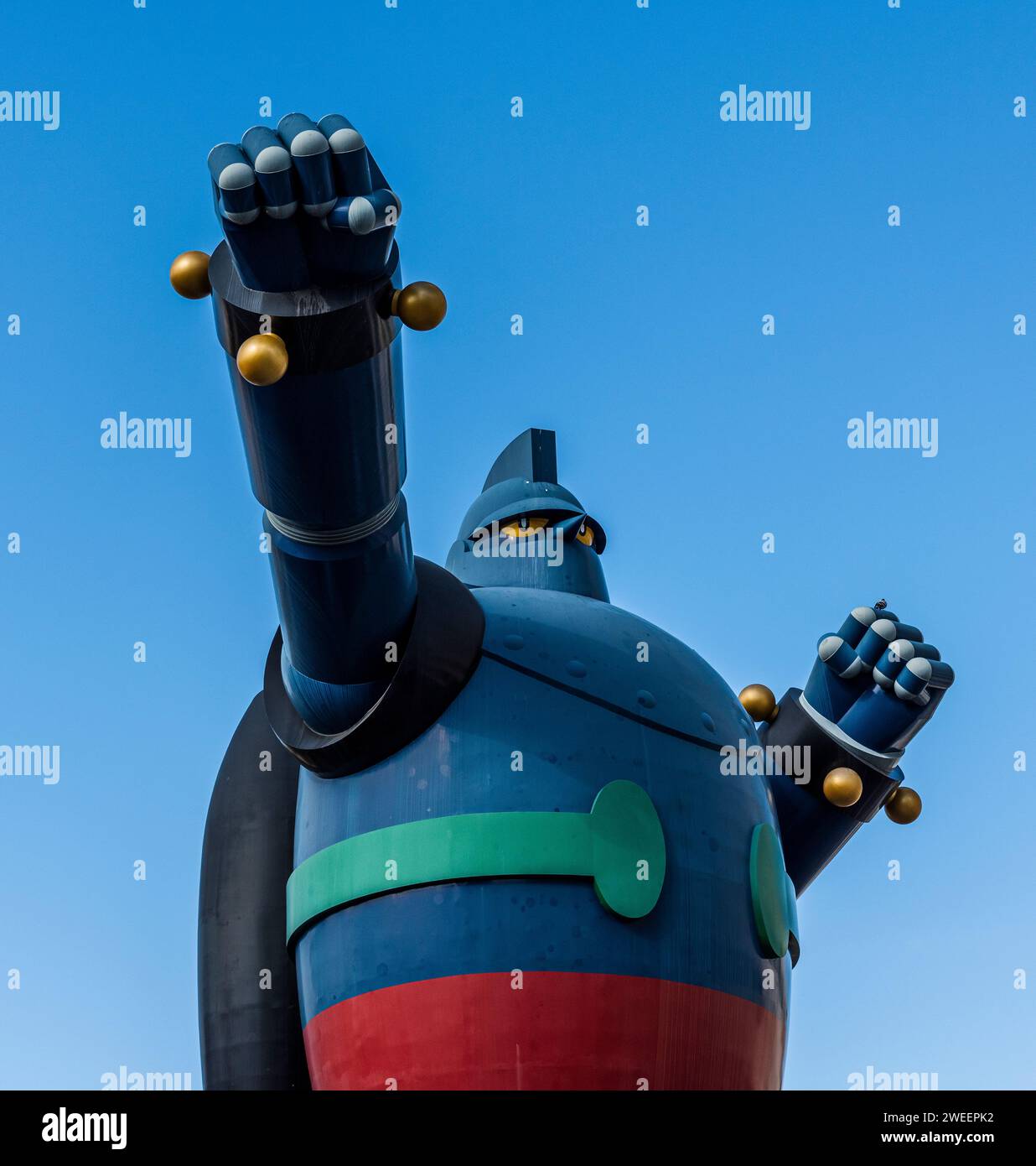 Tetsujin Building Tetsujin 28-go Statue (Gigantor) Wakamatsu Park Stock Photo - Alamy