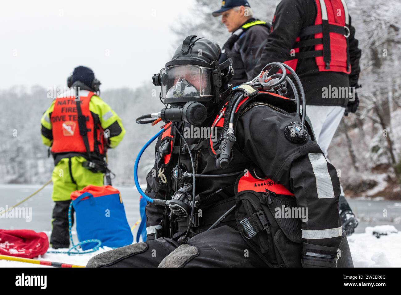 Technical rescue and dive team hi-res stock photography and images - Alamy