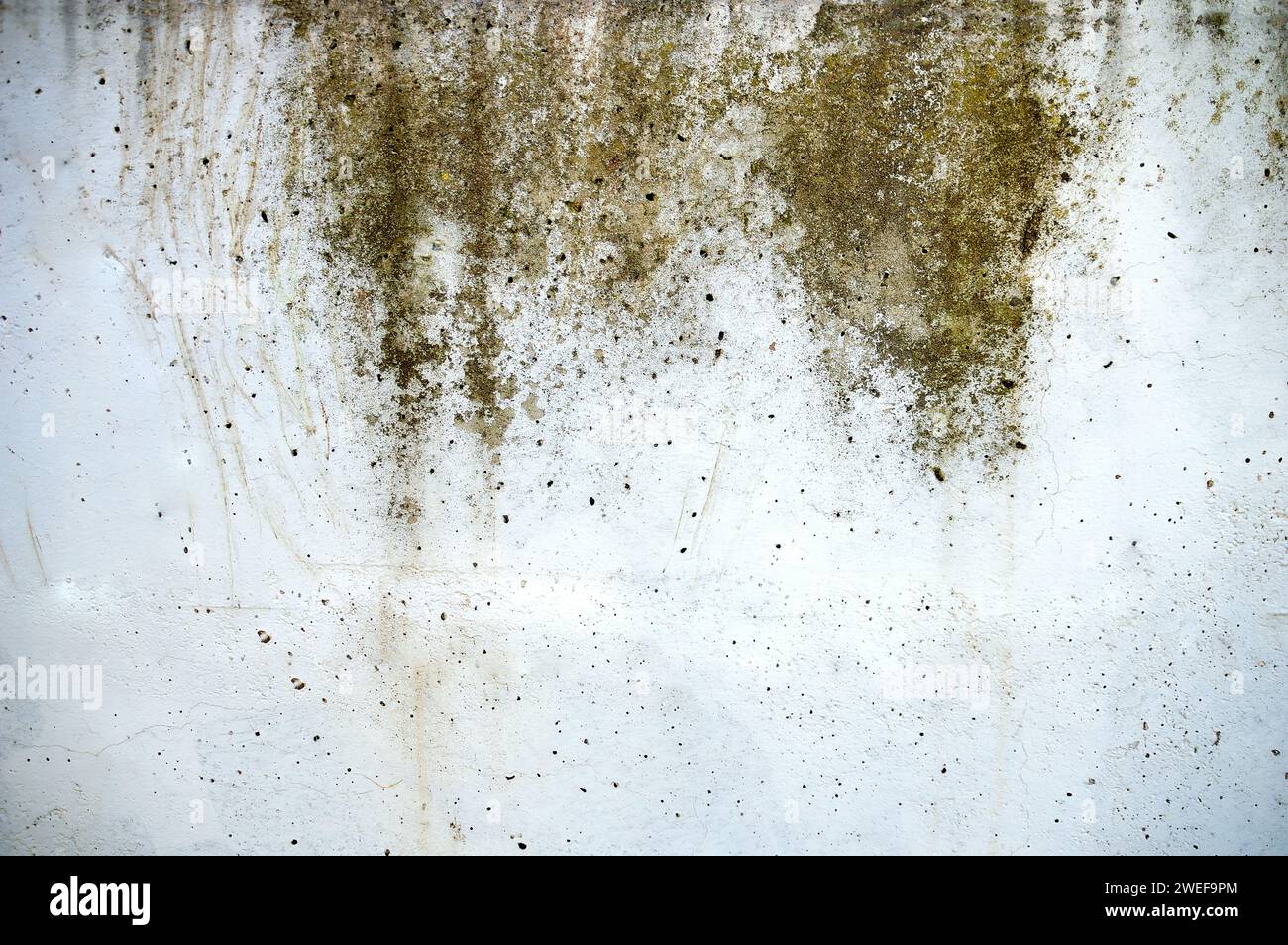 Rain water leaks on the wall causing damage at exterior Stock Photo Alamy