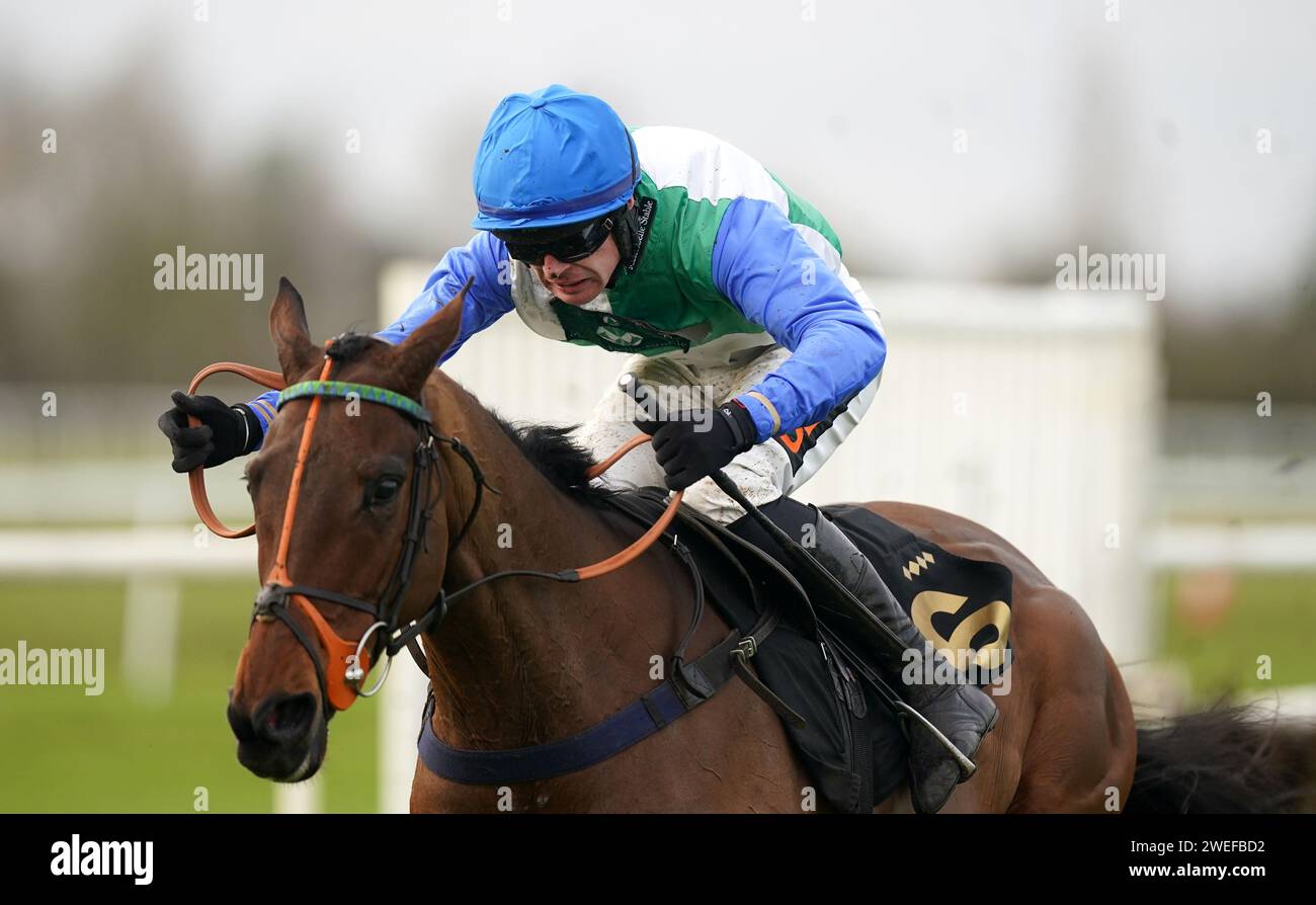 Zestful Hope ridden by Paul O'Brien in action during the Full Circle Series At Punchestown Festival Handicap Hurdle at Huntingdon Racecourse, Cambridgeshire. Picture date: Wednesday January 25, 2024. Stock Photo
