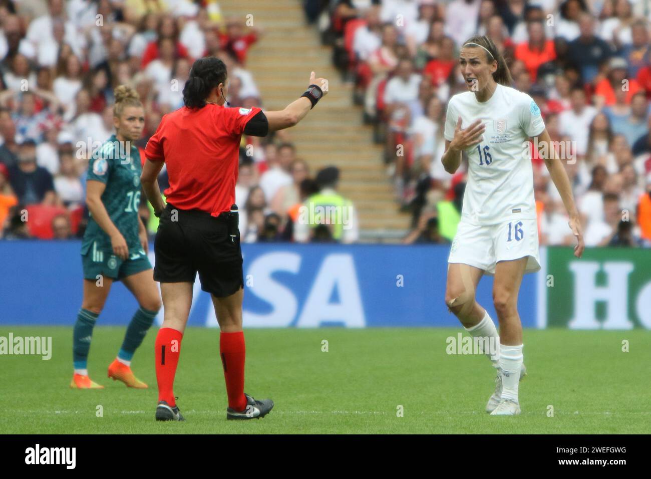 Jill Scott reacts to referee during UEFA Women's Euro Final 2022 England v Germany at Wembley Stadium, London 31 July 2022 Stock Photo