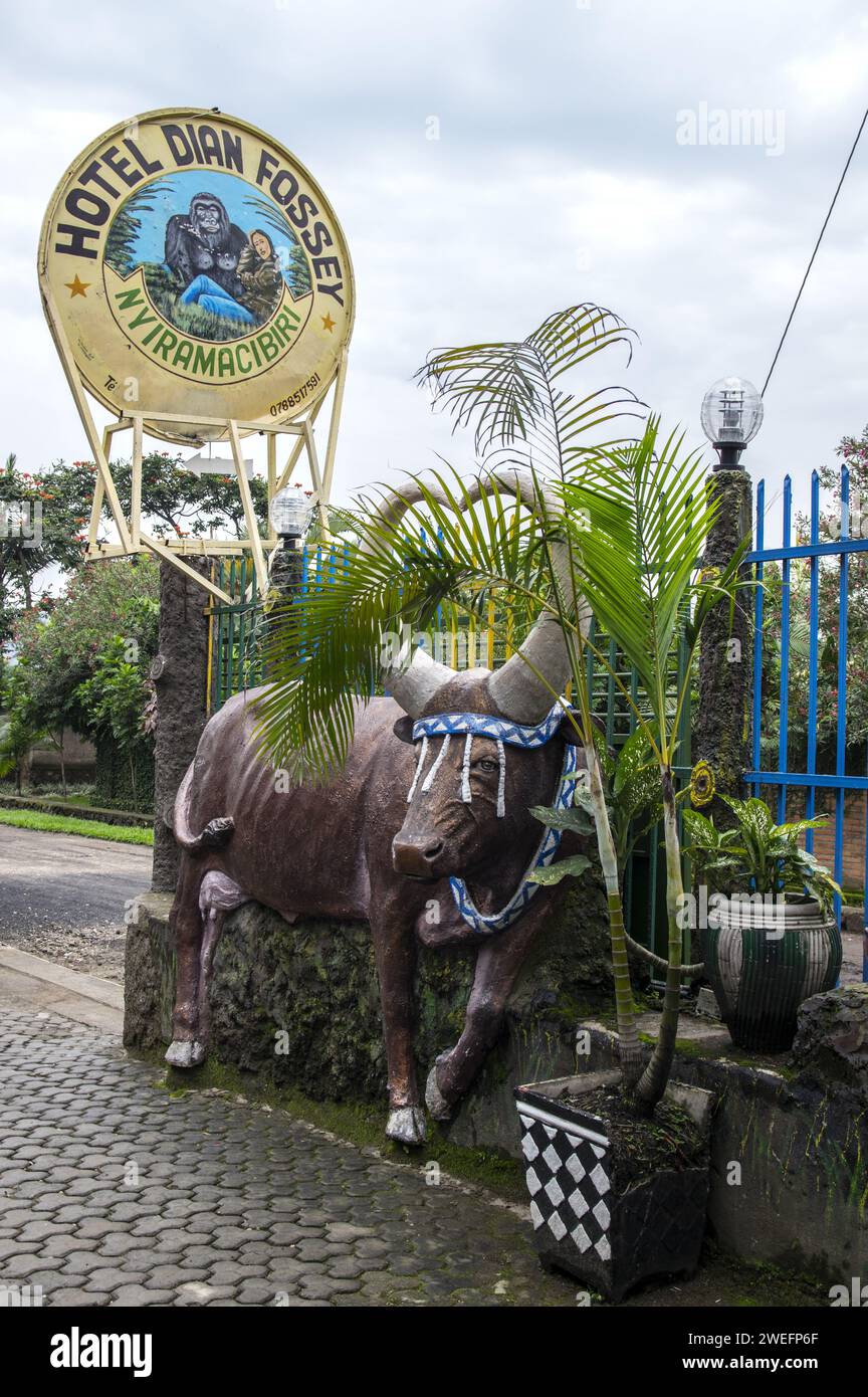 Dian Fossey Hotel in Gisenyi Rwanda and it's distinctive sculptures of animals and traditional Rwandan life on display in the courtyard and balcony Stock Photo