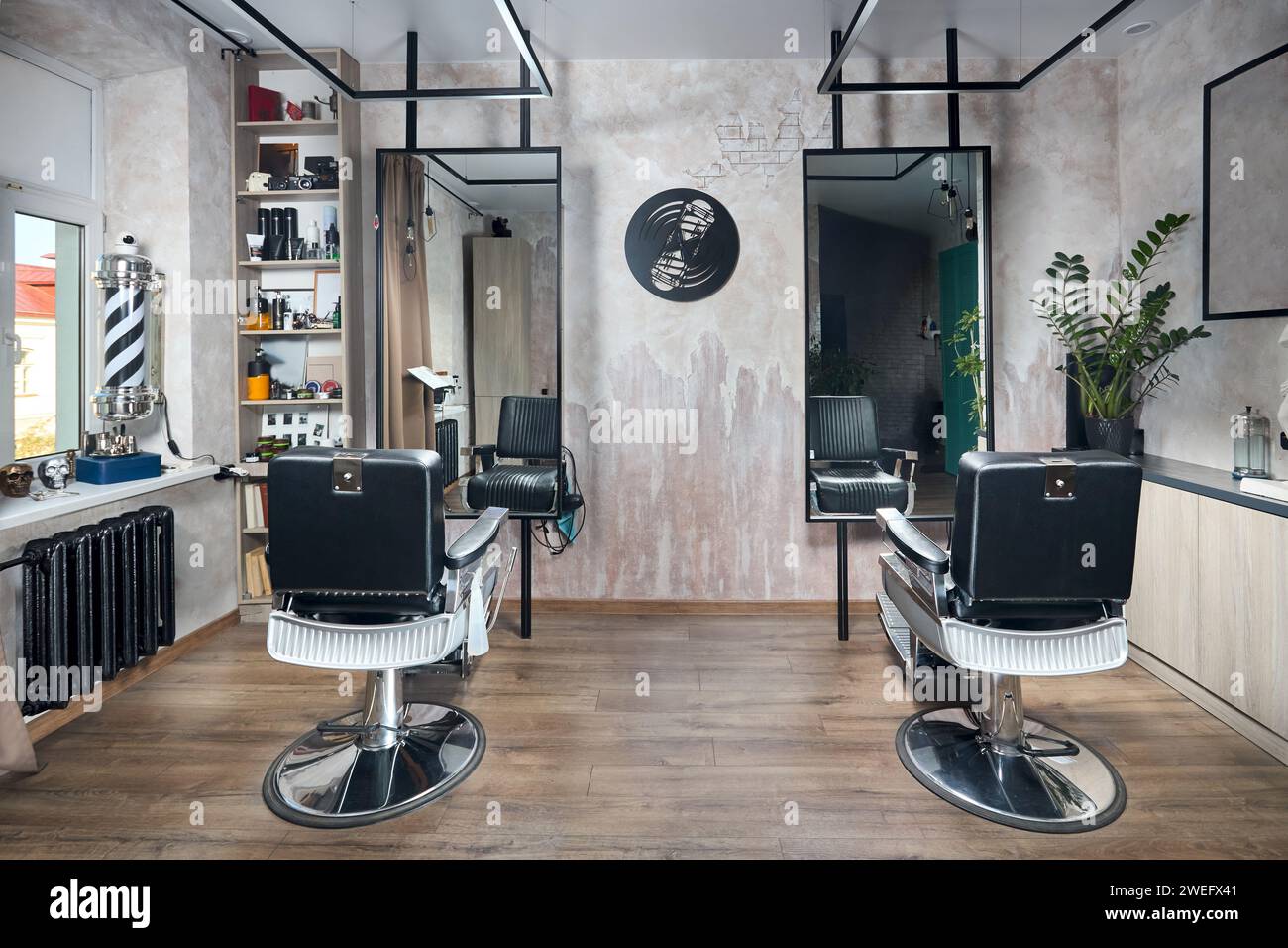 Old barbershop mirrors hi-res stock photography and images Old barbershop mirrors hi-res stock photography and images