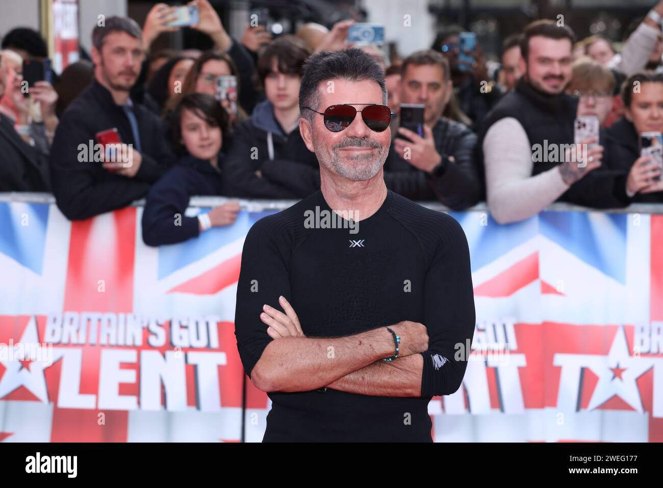 Simon cowell hi-res stock photography and images - Alamy