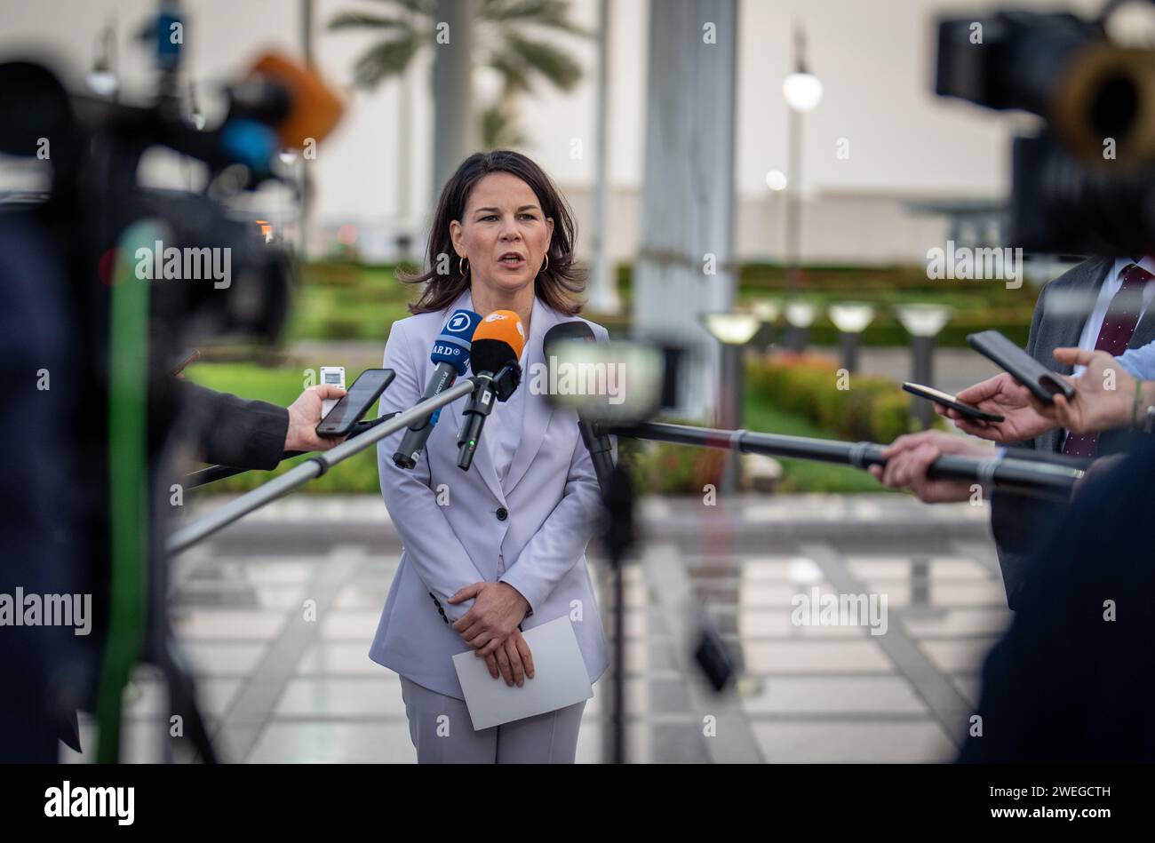 Dschidda, Saudi Arabia. 24th Jan, 2024. Annalena Baerbock (Alliance 90/The Greens), Foreign Minister, gives a press statement at the airfield. Credit: Michael Kappeler/dpa/Alamy Live News Stock Photo