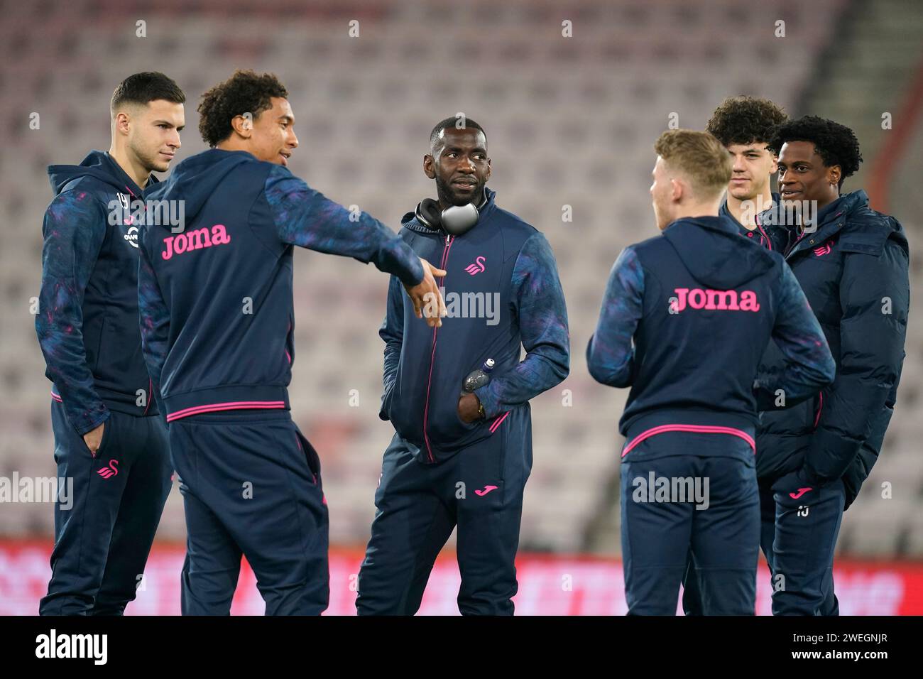 Swansea City's Yannick Bolasie (centre) during the Emirates FA Cup