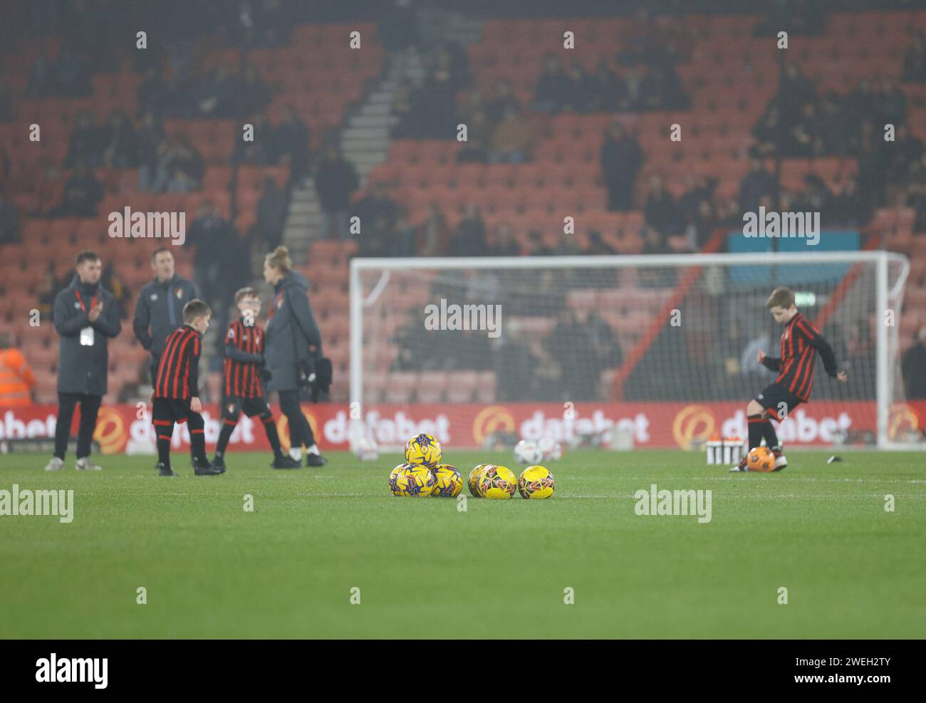Vitality Stadium, Boscombe, Dorset, UK. 25th Jan, 2024. FA Cup Fourth Round Football, AFC Bournemouth versus Swansea; Swansea players warm up in front of a set of game balls Credit: Action Plus Sports/Alamy Live News Stock Photo