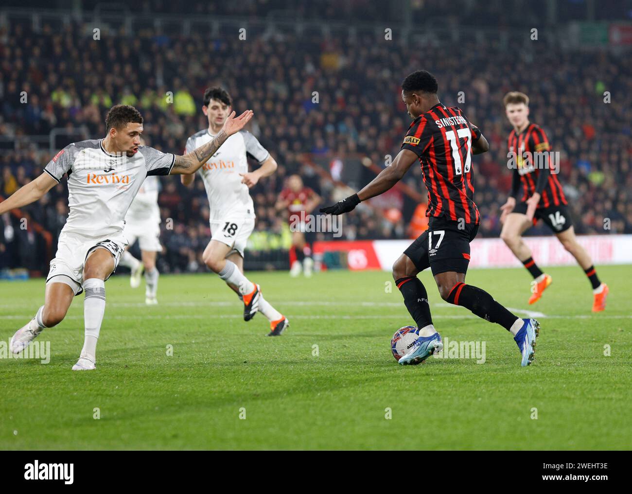 Vitality Stadium, Boscombe, Dorset, UK. 25th Jan, 2024. FA Cup Fourth Round Football, AFC Bournemouth versus Swansea; 17 Luis Sinisterra of Bournemouth lines up for a shot in the Swansea box before scoring for 3-0 in the 14th minute Credit: Action Plus Sports/Alamy Live News Stock Photo