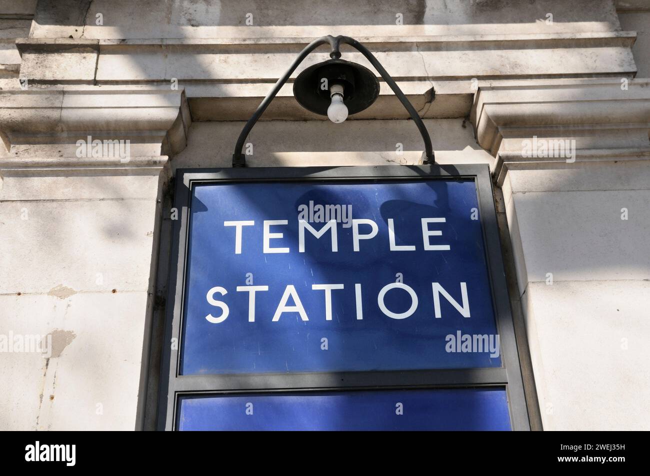 Sign outside Temple Station on the London Underground.  Temple tube station on Circle and District Lines Stock Photo