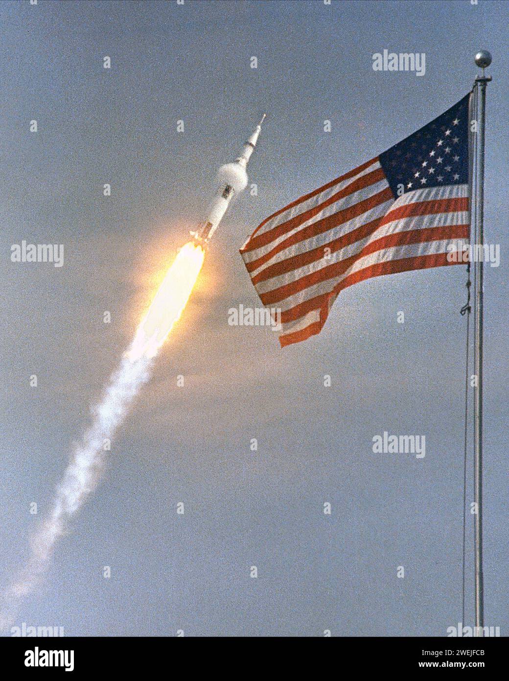 Lift-off of Apollo 11 manned spacecraft with American flag, Kennedy Space Center, Merritt Island, Florida, USA, NASA, July 16, 1969 Stock Photo