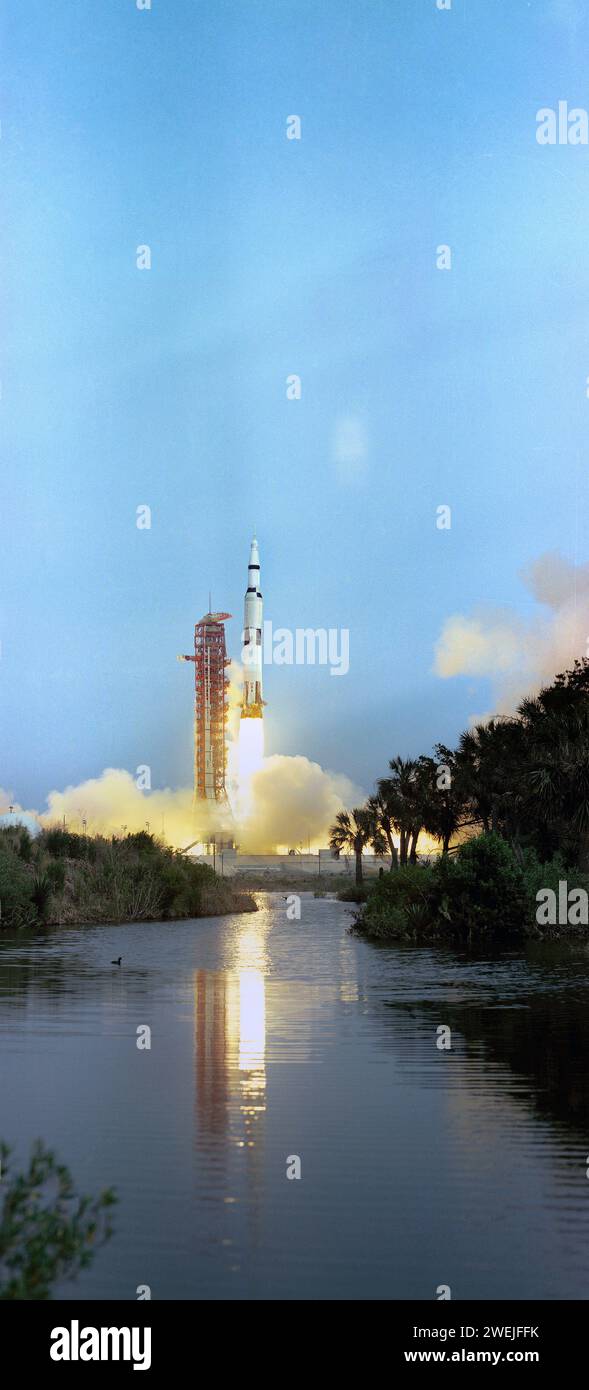 Apollo 13 (Spacecraft 109/Lunar Module 7/Saturn 508) space vehicle being launched from Pad A, Launch Complex 39, Kennedy Space Center, Merritt Island, Florida, USA, NASA, April 11, 1970 Stock Photo